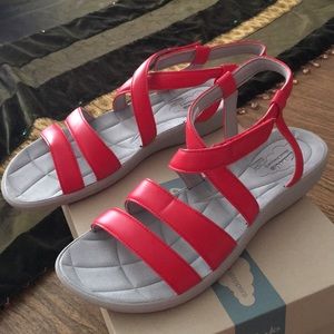 Clark Cloud Steppers Women’s Sandals